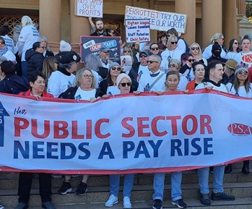 NSW public sector employees strike for 24 hours over 3 per cent wage increase offer - ABC NEWS 8 June 2022