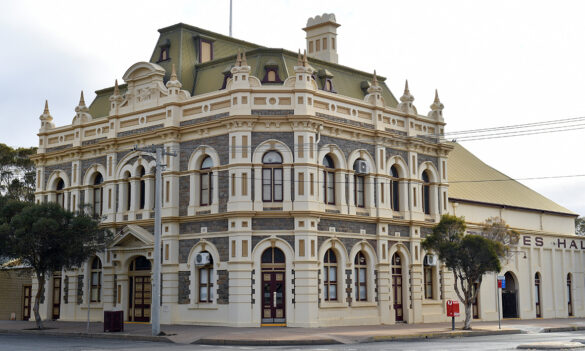 The Public Sector Needs a Pay Rise: Meeting for Broken Hill members
