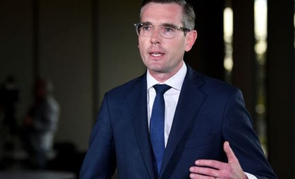 ‘A slap in the face’: Teachers, nurses react to wage freeze for NSW public servants – 9 News 27 May 2020