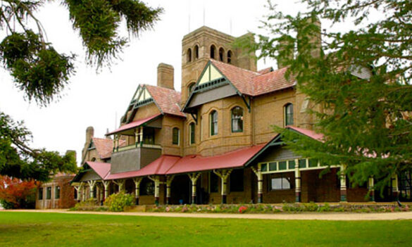 University of New England presses its agenda in divisive bargaining round