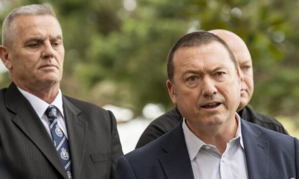 Union boss warns Minns against Albo ’great disappointment’