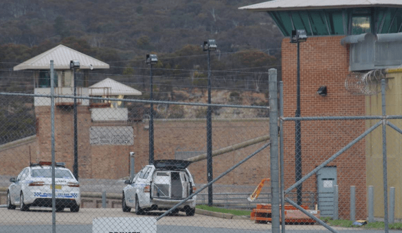Over 200 staff walk off the job at Goulburn Jail sparking a state-wide strike – Goulburn Post 08/03/2019